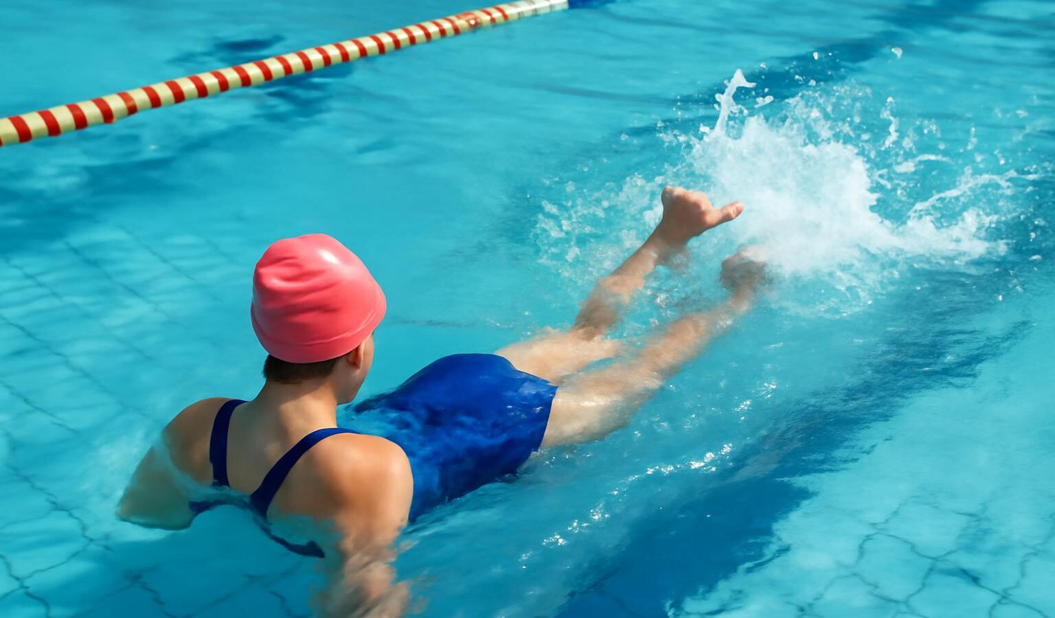 swimmer kicking